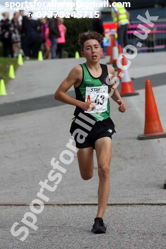 Mens under-17s 3 stage relay, Northern Senior 6 and 4 and Junior Stage Road Relays, SportsCity, Manchester. Photo:  David T. Hewitson/Sports for All Pics